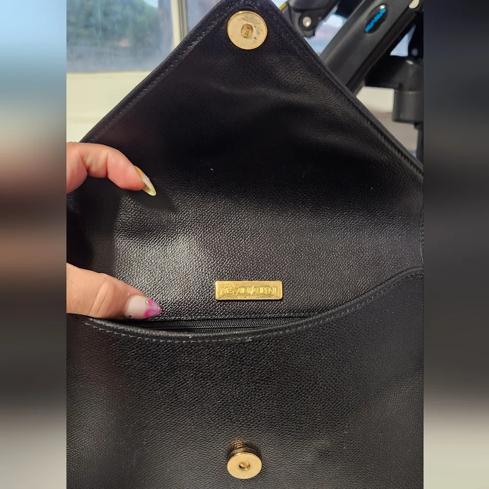 Classic Black Envelope Crossbody Bag with Gold Accent - Picture 8 of 11